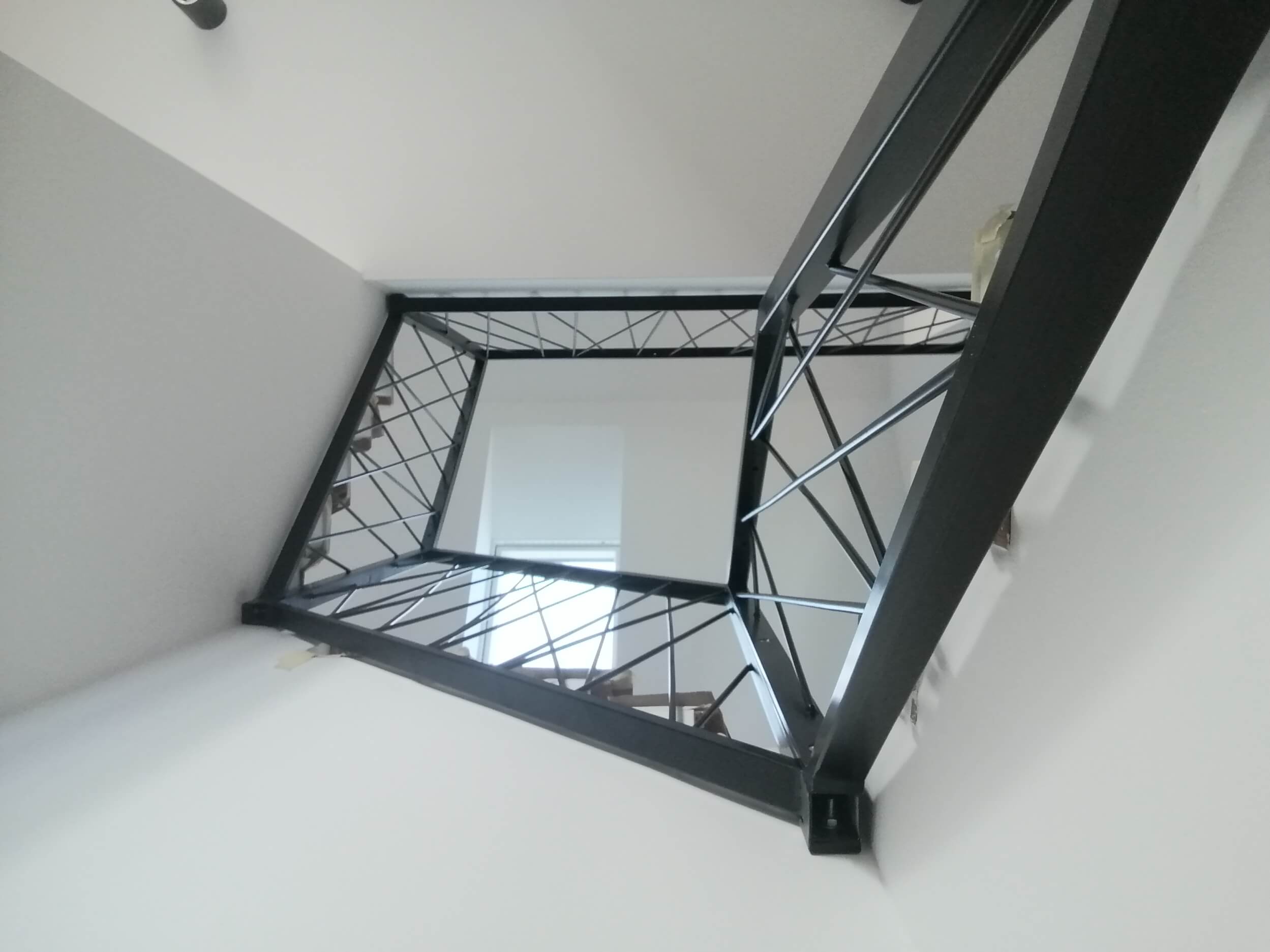 Interiérové kovové zábradlie BEAM
