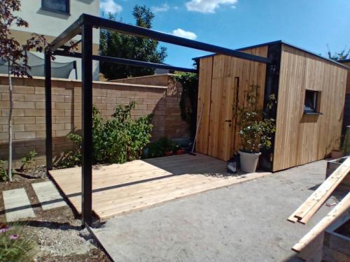 Oceľová pergola s hrazdou