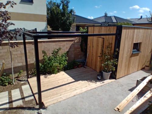 Oceľová pergola s hrazdou