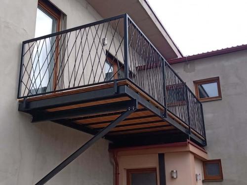 Pochôdzna terasa so zábradlím BEAM
